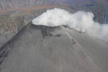 Камчатка Долина гейзеров, кальдера вулкана Узон и путь к ним по воздуху Вершинный кратер Карымской сопки